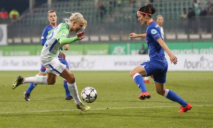 VfL-Frauen vs Prag Frauenfußball, Champions League, Viertelfinale, VfL Wolfsburg vs Slavia Prag, AOK-Stadion, Bild zeigt: Pernille Harder (VfL, 22) Wolfsburg
