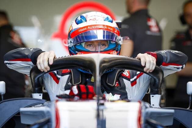 GROSJEAN Romain (fra), Haas F1 Team VF-18 Ferrari, portrait during 2018 Formula 1 championship at Melbourne, Australian Grand Prix, from March 22 To 25 - Photo Motorsports: FIA Formula One World Championship WM Weltmeisterschaft 2018, Melbourne, Victoria : Motorsports: Formula 1 2018 Rolex Australian Grand Prix, 8 Romain Grosjean (FRA, Haas F1 Team), Melbourne Australia