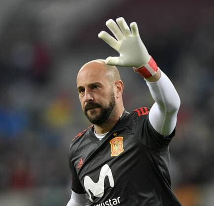 Vor Spielbeginn: Training Aufwärmen Torwart Pepe Reina (ESP) Gestik, Geste DFB Länderspiel Deutschland GER vs Spanien ESP Freundschaftsspiel Testspiel im Auswärtstrikot Esprit Arena Düsseldorf Deutschland 23.03.2018 DFB Länderspiel Deutschland GER vs Spanien ESP