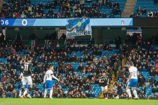 Argentina v Italy International Friendly L?nderspiel A Malvinas flag is unfurled during the International Friendly match at the Etihad Stadium, Manchester Content Not Available For UK Newspapers Copyright: xMattxWilkinsonx FIL-11536-0018