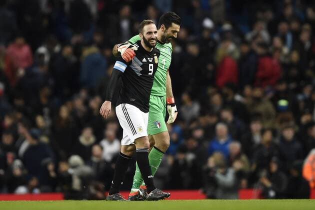 Db Manchester (Inghilterra) 23 03 2018 - amichevole Argentina-Italia foto Daniele Buffa Image nella foto: Gianluigi Buffon-Gonzalo Higuain 