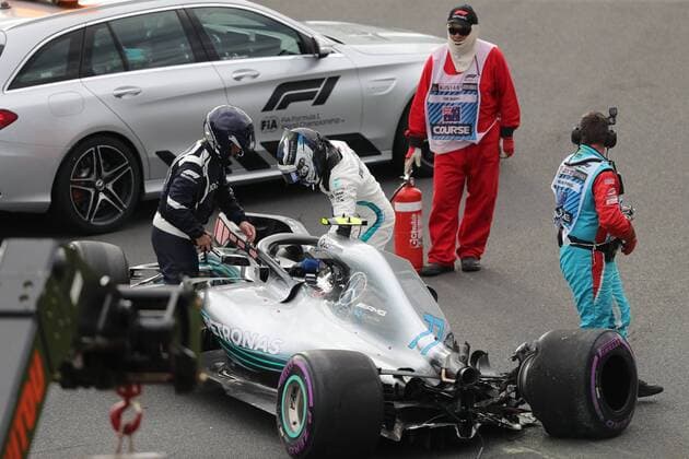 Valtteri Bottas (Mercedes AMG Petronas Formula One Team) nach seinem Unfall, Grosser Preis von Australien 2018, Rennen, Motorsport, Formel 1, 24.03.2018, Melbourne Copyright: xIllman Eibner-Pressefotox EP_eer