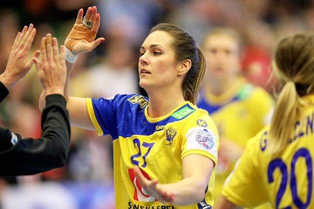 180324 Sveriges Sabina Jacobsen jublar under handbollsmatchen i EM-kvalet mellan Sverige och Serbien den 24 mars 2018 i Skövde. Copyright: SebastianxLamotte BB180324SL011