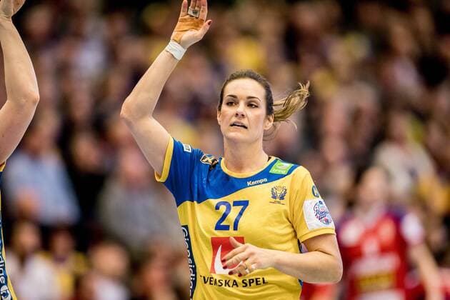 180324 Sveriges Sabina Jacobsen jublar under handbollsmatchen i EM-kvalet mellan Sverige och Serbien den 24 mars 2018 i Skövde. Copyright: SebastianxLamotte BB180324SL024