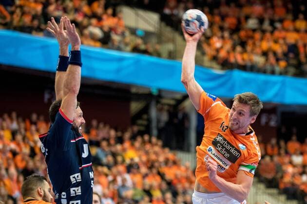 180324 Kristianstads Olafur Gudmundsson under handbollsmatchen i Champions League mellan Kristianstad och Flensburg den 24 mars 2018 i Kristianstad. Copyright: AvdoxBilkanovic BB180324AB005