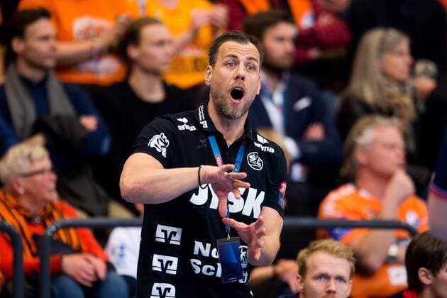 180324 Flensburgs assisterande tränare Mark Bult under handbollsmatchen i Champions League mellan Kristianstad och Flensburg den 24 mars 2018 i Kristianstad. Copyright: AvdoxBilkanovic BB180324AB059