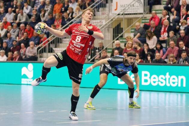 Fannar Thor Fridgeirsson (ASV Hamm-Westfalen 8) fuehrt einen Siebenmeter aus, ASV Hamm-Westfalen vs HC Rhein Vikings, Handball, 2. Bundesliga, 24.03.2018, Hamm Copyright: xEIBNER JanxStrohdiekx EP_JSK