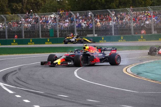 Motorsports: FIA Formula One World Championship WM Weltmeisterschaft 2018, Melbourne, Victoria : Motorsports: Formula 1 2018 Rolex Australian Grand Prix, 33 Max Verstappen (NDL, Red Bull Racing), Spinning Melbourne Australia