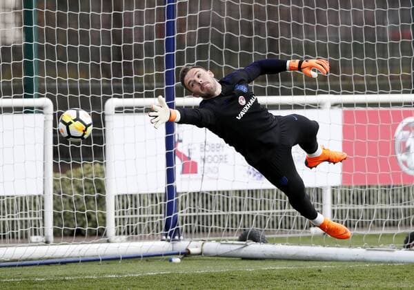 England s Jack Butland in action during training at the Tottenham Hotspur Training Centre, London. Picture date: March 26th 2018. Picture credit should read: David Klein Sportimage EDITORIAL USE ONLY. No use with unauthorised audio, video, data, fixture lists, club league logos or live services. Online in-match use limited to 120 images, no video emulation. No use in betting, games or single club league player publications.