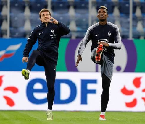 Fußball, Frankreich Training March 26, 2018 - Saint Petersburg, Russia - Antoine Griezmann (L) and Paul Pogba during France national team Nationalteam training session ahead of International Friendly Länderspiel football match against Russia on March 26, 2018 at Saint Petersburg Stadium in Saint Petersburg, Russia. Russia v France - International Friendly  - ZUMAn230 20180326_zaa_n230_383 Copyright: xMikexKireevx