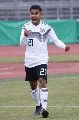 Ulm , Fußball U 16 Länderspiel Deutschland vs. Italien , Karim Adeyemi ( GER ) , Jubel
