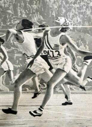 Photograph of Mildred Ella Babe Didrikson Zaharias (1911 - 1956) winning the 80m Hurdles at the 1932 Olympic Games Olympische Spiele Olympia OS Babe gained world fame in track and field and All-American status in basketball. 82514300st