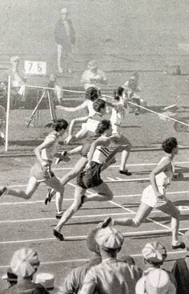 Photograph of Mildred Ella Babe Didrikson Zaharias (1911 - 1956) winning the 80m Hurdles at the 1932 Olympic Games Olympische Spiele Olympia OS Babe gained world fame in track and field and All-American status in basketball. 82514303st