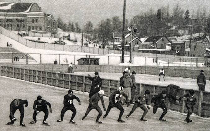 Photograph of the 10000 meter Speed skating Eisschnelllauf at the 1932 Winter Olympic Games Olympische Spiele Olympia OS Won by Irving Warren Jaffee (1906 - 1981) from America. 82514559st