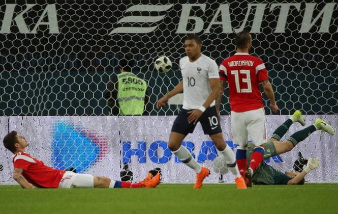 ST PETERSBURG, RUSSIA - MARCH 27, 2018: Russia s players concede a goal in a friendly football match against France at Saint Petersburg Stadium. Alexander Demianchuk TASS  TS079A10
