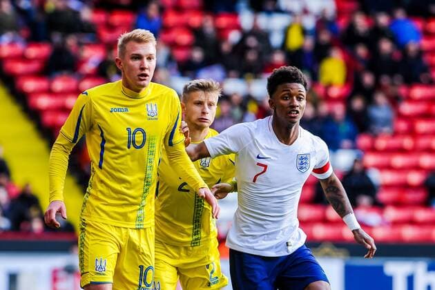 ?Leicester City s forward Demarai Gray (7) for England U21 U 21 s marked by Shakhtar Donetsk s midfielder Viktor Kovalenko (10) for Ukraine U21 s during the International Euro U21 Qualification match between England U21 and Ukraine U21 at Bramall Lane, Sheffield, England on 27 March 2018. Copyright: xStephenxBuckleyx PMI-1923-0002