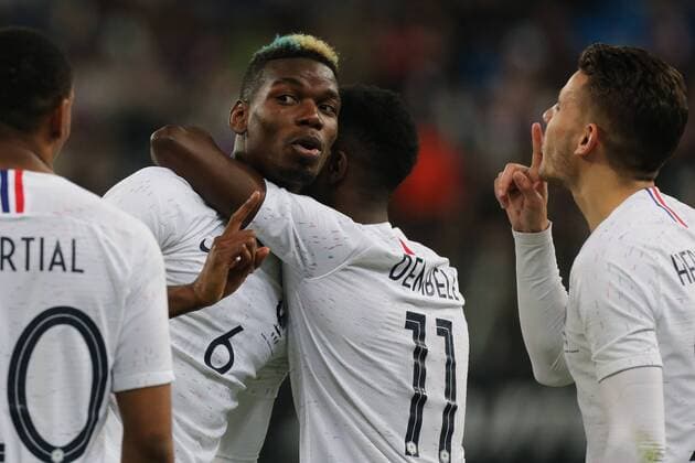 Fußball, Länderspiel, Russland - Frankreich March 27, 2018 - Saint Petersburg, Russia - France s midfielder Paul Pogba (C) is congratulated by teammates after scoring the team s second goal during an International Friendly Länderspiel football match between Russia and France at the Saint Petersburg Stadium in Saint Petersburg on March 27, 2018. Russia v France - International Friendly  - ZUMAn230 20180327_zaa_n230_309 Copyright: xIgorxRussakx