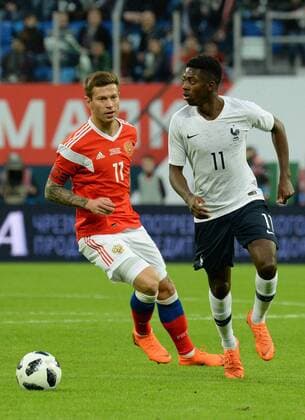 Fußball, Länderspiel, Russland - Frankreich Russia. St. Petersburg. March 27, 2018. Players (from left to right) Russian national team Nationalteam Fyodor Smolov and French national team Usman Dembele during a friendly match on soccer, between national teams of Russia and France.