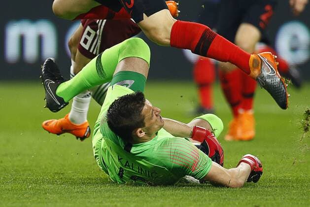 March 27, 2018 - Arlington, Texas, USA - March 27, 2018, Arlington Tx., USA. Croatian goalkeeper Louvre Kalinin (12) makes a stop during the second half of the Mexico vs Croatia International Friendly Länderspiel match at ATT Stadium in Arlington, Texas. Mexico vs Croatia - ZUMAl92_ 20180327_zaf_l92_016 Copyright: xRalphxLauerx