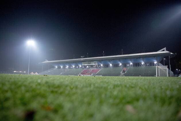 Fußball, Stadiongeschichte FC Viktoria Köln Koeln, Deutschland 01.12.2017: Regionalliga West - 2017 2018 - Viktoria Koeln vs. SV Roedinghausen Symbol Feature Detail Uebersicht Übersicht: Stadion Höhenberg Hoehenberg Fotos: Noah Wedel Koeln Nordrhein-Westfalen Deutschland Sportpark Hoehenberg