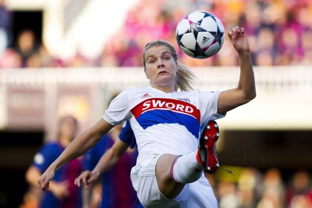 28th March 2018, Mini Estad, Barcelona, Spain; Womens Champions League football, quarter final, 2nd leg, Barcelona Women versus Lyon Women; Ada Hegerberg of Olympique Lyonnais controls the high ball  ActionPlus12006326