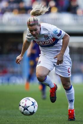 28th March 2018, Mini Estad, Barcelona, Spain; Womens Champions League football, quarter final, 2nd leg, Barcelona Women versus Lyon Women; Eug& xe9;nie Le Sommer of Olympique Lyonnais breaks forward with the ball  ActionPlus12006328