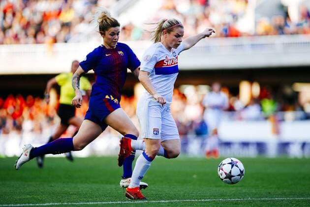 28th March 2018, Mini Estad, Barcelona, Spain; Womens Champions League football, quarter final, 2nd leg, Barcelona Women versus Lyon Women; Eug& xe9;nie Le Sommer of Olympique Lyonnais gets a shot on goal  ActionPlus12006338
