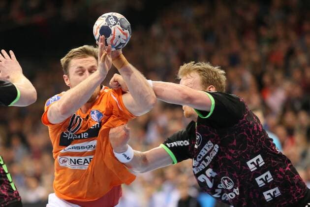 SG Flensburg-Handewitt - IFK Kristianstad, EHF Champions League; Flensburg, 28.03.18 Flensburg, 28.03.18, Handball, VELUX EHF Champions League, Saison 2017 2018, Achtelfinale, SG Flensburg-Handewitt - IFK Kristianstad : Albin Lagergren (IFK Kristianstad, 10), Anders Zachariassen (SG Flensburg-Handewitt, 22)