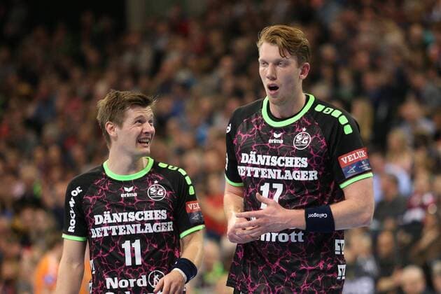 Simon Jeppsson (SG Flensburg-Handewitt, 17), Lasse Svan Hansen (SG Flensburg-Handewitt, 11) Flensburg Schleswig-Holstein Deutschland Flens-Arena Copyright: xAgentur54Gradx xSpeedphotosx