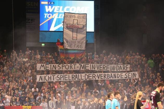 Themen der Woche - SPORT Bilder des Tages - SPORT Fans Flensburg Schleswig-Holstein Deutschland Flens-Arena *** Fans Flensburg Schleswig Holstein Germany Flens Arena Copyright: xAgentur54Gradx xSpeedphotosx