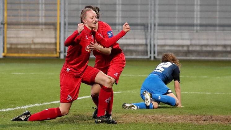 v.li.: Torschützin Meike Meßmer (Meike Messmer, Köln, 20), Kristina Bartsch (Köln, 6), jubeln über das Tor zum 0:1, Jubel, Torjubel, Torerfolg, celebrate the goal, goal, celebration, Jubel ueber das Tor, optimistisch, Action, Aktion, Fussball, Allianz Frauen-Bundesliga, TSG 1899 Hoffenheim - 1. FC Köln,