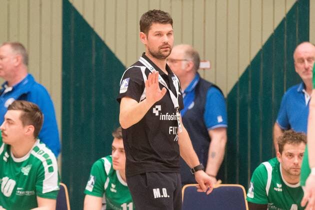 Dr. Matthias Obinger (Trainer, DJK Rimpar Wölfe) an der Seitenlinie Bergischer HC vs. DJK Rimpar Wölfe, Handball, 2. Handball Bundesliga, 31.03.18 Wuppertal NRW Deutschland Uni-Halle