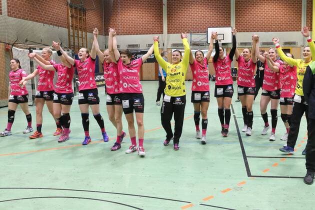 180331-BVB-Handballdamen vs TUS Metzingen; Saison 2017 18; 1. Bundesliga, Spiel 19, Sporthalle Wellinghoven, Dortmund, Freude nach dem Sieg in Dortmund Dortmund Copyright: xEIBNER Wolfgang_Stummbilligx EP_EER