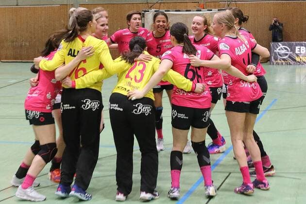 180331-BVB-Handballdamen vs TUS Metzingen; Saison 2017 18; 1. Bundesliga, Spiel 19, Sporthalle Wellinghoven, Dortmund, Freude nach dem Sieg in Dortmund Dortmund Copyright: xEIBNER Wolfgang_Stummbilligx EP_EER