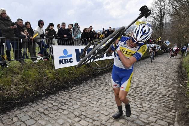 Themen der Woche - SPORT Bilder des Tages - SPORT A rider of Vlaanderen-Baloise pictured in action during the 102nd edition of the Ronde van Vlaanderen - Tour des Flandres - Tour of Flanders one day cycling race, 264,7km from Antwerp to Oudenaarde, Sunday 01 April 2018. DIRKxWAEM  x05322076x