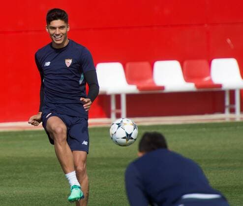 Sevilla FC midfielder Joaquin Correa attends the team s training session at the city in Seville, Spain, 02 April 2018. Sevilla FC will face FC Bayern Munich in a Champions League match 03 April 2018. Sevilla FC training session !ACHTUNG: NUR REDAKTIONELLE NUTZUNG!  Copyright: xRAÚLxCAROx GRAF4433 20180402-636582796836500211