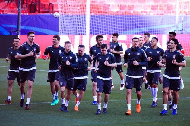 2nd April 2018, Ramon Sanchez Pizjuan, Seville, Spain; UEFA Champions League football, Sevilla versus Bayern Munich, pre match press conference PK Pressekonferenz and training session; FC Bayern players during the training session  ActionPlus12007903