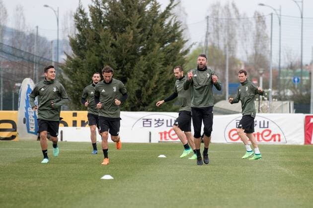 Juventus training session before Champions League Paulo Dybala, Cluadio Marchisio and Andrea Barzagli during the training session before the Champions League match against Real Madrid, in Vinovo at Juventus Center, Italy 2nd April 2018 Vinovo Piedmont Turin Italy Juventus Center  AlbertoxGandolfo PacificxPress