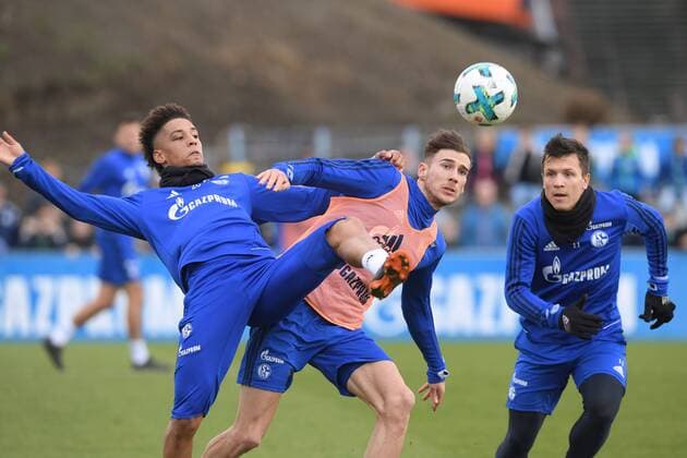 03.04.2018, Fussball GER, 1. Bundesliga Saison 2017 2018, Training FC Schalke 04, v.li., Thilo Kehrer (Schalke 04), Leon Goretzka (Schalke 04), Yevhen Konoplyanka (Schalke 04) *** 03 04 2018 Soccer GER 1 Bundesliga Season 2017 2018 Training FC Schalke 04 v thilo Kehrer Schalke 04 Leon Goretzka Schalke 04 Yevhen Konoplyanka Schalke 04 Team2