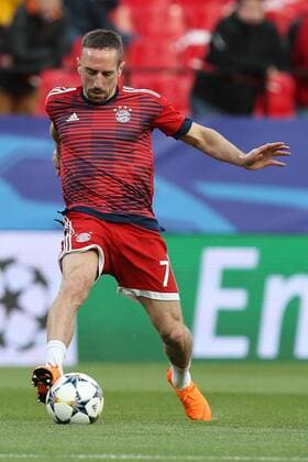 Franck Ribery 7 (FC Bayern Muenchen) macht sich mit dem Ball warm, FC Sevilla vs. FC Bayern Muenchen, Fussball, Viertelfinale, Champions League, 03.04.2018 Sevilla Sevilla Spanien