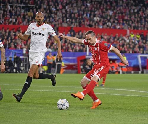 03.04.2018, Fussball UEFA Champions League 2017 2018, Viertelfinale, FC Sevilla - FC Bayern München, im Stadion Ramon Sanchez Pizjuan, Sevilla (Spanien). re: Franck Ribery (FC Bayern München) gegen Clement Lenglet (FC Sevilla)