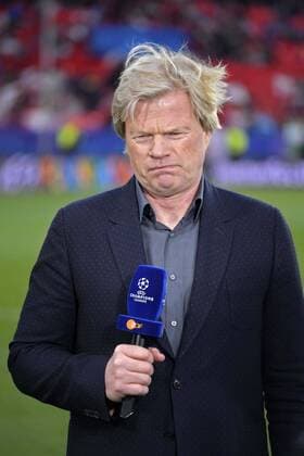 03.04.2018, Fussball UEFA Champions League 2017 2018, Viertelfinale, FC Sevilla - FC Bayern München, im Stadion Ramon Sanchez Pizjuan, Sevilla (Spanien).Oliver Kahn am ZDF Mikrofon.