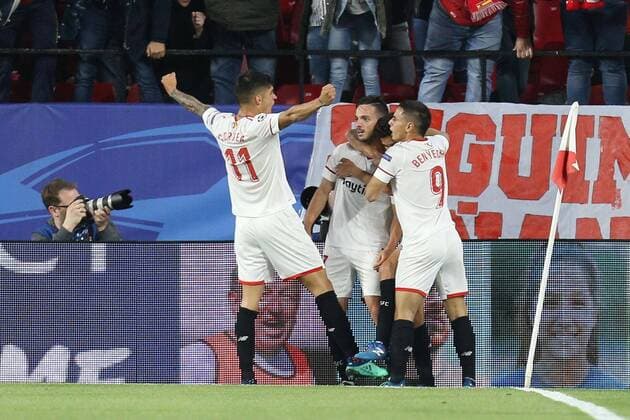 die Mannschaft freut sich ueber das Tor von Pablo Sarabia 17 (FC Sevilla) zum 1:0, Joaquin Correa 11 (FC Sevilla), Wissam Ben Yedder 9 (FC Sevilla), FC Sevilla vs. FC Bayern Muenchen, Fussball, Viertelfinale, Champions League, 03.04.2018 Sevilla Sevilla Spanien
