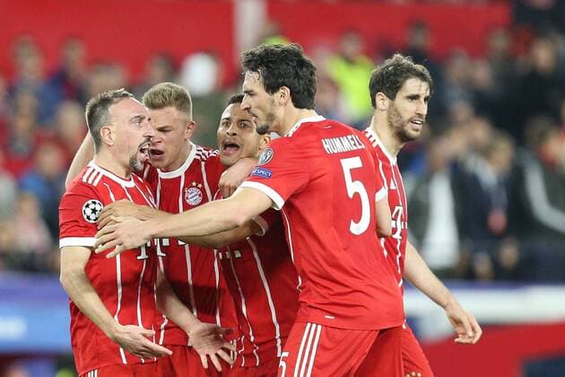 l-r: Torjubel von Franck Ribery 7 (FC Bayern Muenchen), Joshua Kimmich 32 (FC Bayern Muenchen), Thiago Alcantara 6 (FC Bayern Muenchen), Mats Hummels 5 (FC Bayern Muenchen) zum Ausgleich 1:1, FC Sevilla vs. FC Bayern Muenchen, Fussball, Viertelfinale, Champions League, 03.04.2018 Sevilla Sevilla Spanien