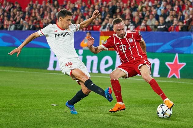 Franck RIBERY, FCB 7 Zweikampf , Aktion um den Ball gegen Sergio ESCUDERO, Sevilla 18 FC SEVILLA - FC BAYERN MUENCHEN Viertelfinale Hinspiel, Fussball UEFA Champions League, Sevilla, Spanien 03.04.2018 CL Saison 2017 2018, FCB,