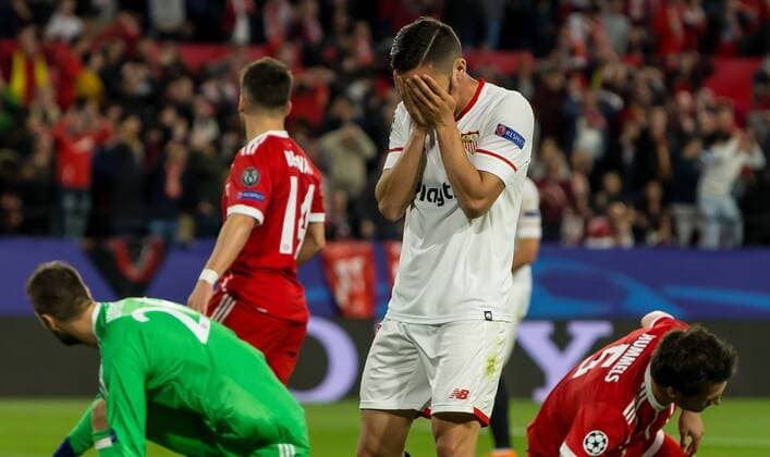 Spain, Sevilla 03.04.2018, UEFA Champions League - 2017 18 Season, Quarter-finals, First leg, Sevilla FC - FC Bayern Muenchen, Pablo Sarabia (FCS) gestikuliert, gestik ( DeFodi048