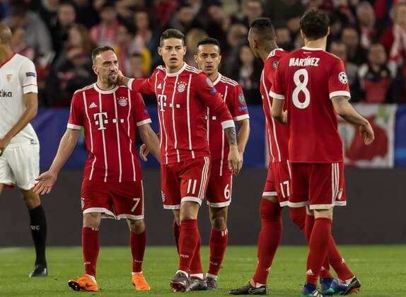 Spain, Sevilla 03.04.2018, UEFA Champions League - 2017 18 Season, Quarter-finals, First leg, Sevilla FC - FC Bayern Muenchen, Bayern jubelt nach Eigentor zum 1:1 ( DeFodi048