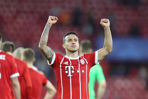 Schlussjubel Thiago Alcantara 6 (FC Bayern Muenchen), FC Sevilla vs. FC Bayern Muenchen, Fussball, Viertelfinale, Champions League, 03.04.2018 Sevilla Sevilla Spanien