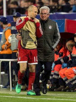 Spain, Sevilla 03.04.2018, UEFA Champions League - 2017 18 Season, Quarter-finals, First leg, Sevilla FC - FC Bayern Muenchen, Arjen Robben (FCB) und Cheftrainer Jupp Heynckes (FCB) diskussion ( DeFodi048