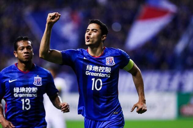 Colombian football player Giovanni Moreno of China s Shanghai Greenland Shenhua celebrates after scoring a goal against Japan s Kashima Antlers in a Group H match during the 2018 AFC Champions League in Shanghai, China, 3 April 2018. A second-half goal and assist from Yuma Suzuki inspired Kashima Antlers to a come-from-behind 2-2 draw with Shanghai Shenhua on Matchday Five of the AFC Champions League on Tuesday. Shanghai Greenland Shenhua plays draw to Kashima Antlers at AFC group match  20180403_87731